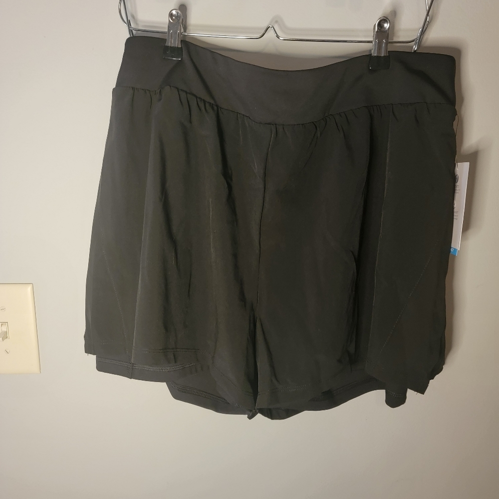 Zelos High impact short